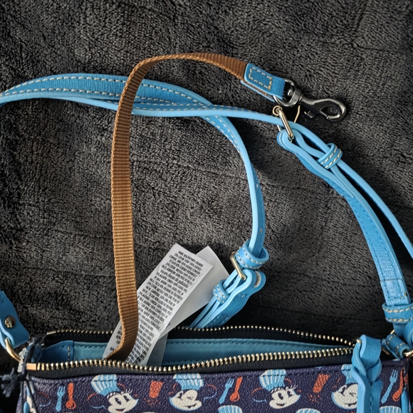 Dooney & Bourke Mickey Mouse Crossbody Bag-NWT NO CALLOUTS - Picture 5 of 8